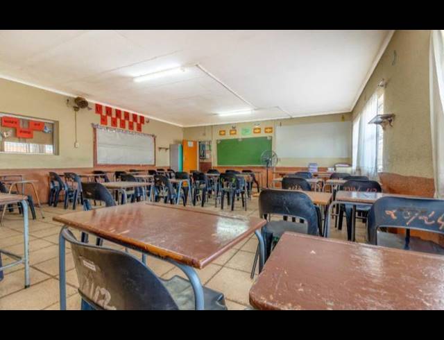 BUSINESS FOR SALE IN DAWN PARK EXT